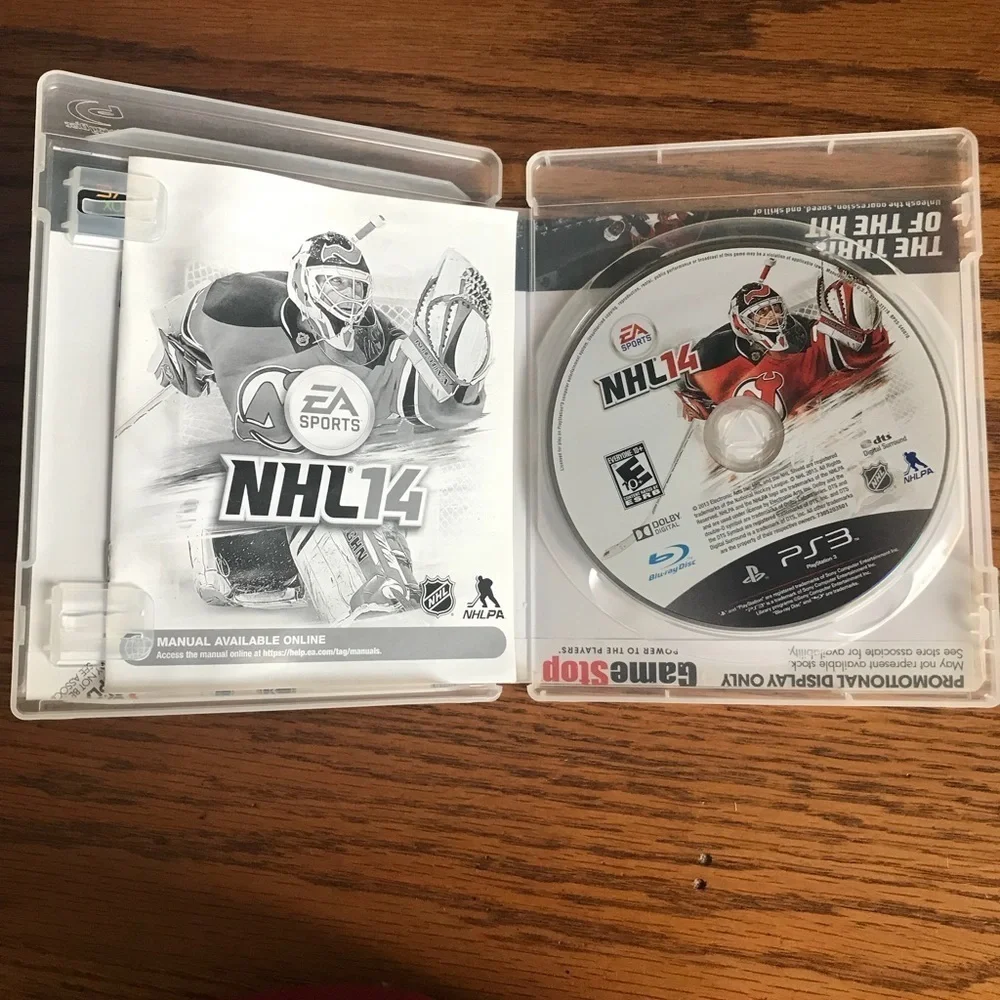 EA Sports NHL14 Blu-ray Game